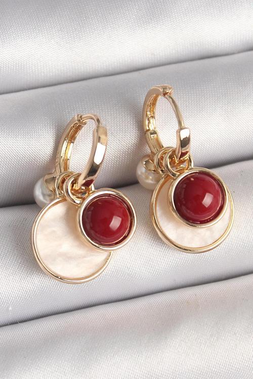 Pirinç Gold Renk Sallantı Beyaz Mineli Bordo Detay Kadın Küpe