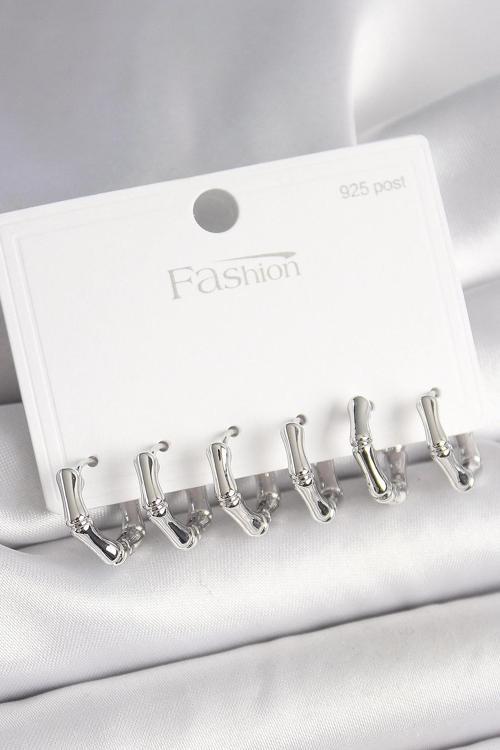 925 Ayar Gümüş Çivi Pirinç Gümüş Renk Bambu Halka Model Kadın Küpe Seti