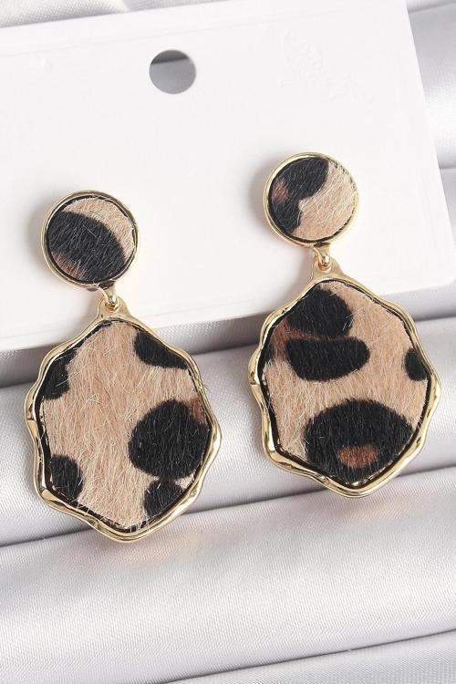 Pirinç Gold Renk Sallantı Leopar Desen Plaka Model Kadın Küpe