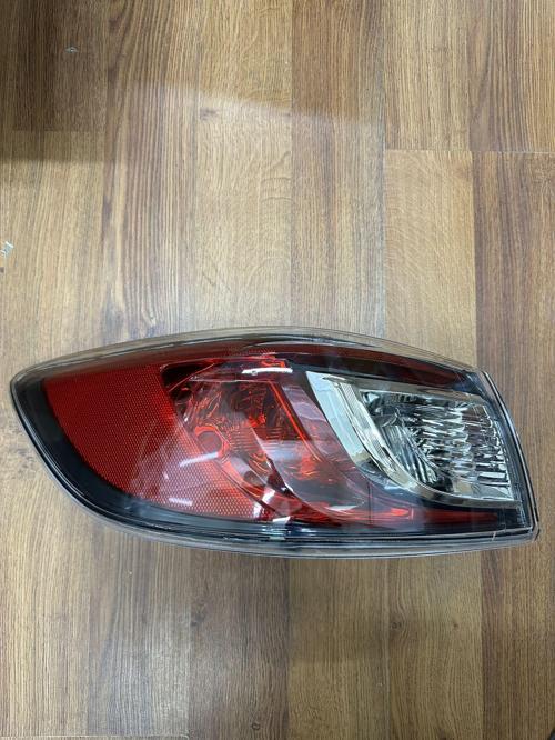 Mazda 3 Dış Sol Stop Lambası 2011>