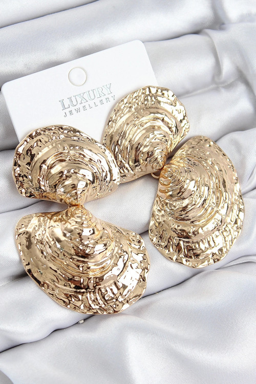 Pirinç Sallantılı Deniz Kabuğu Model Gold Renk Kadın Küpe