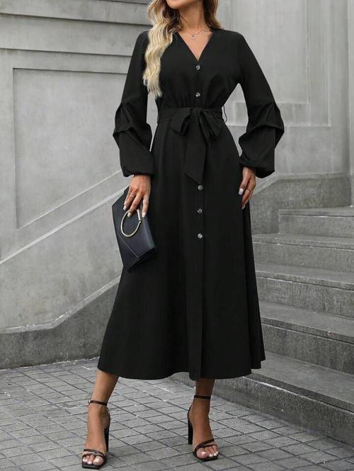 Kadın Uzun Kollu Derin V Yakalı Belden Kuşaklı önden Düğmeli Janjan Krep Elbise