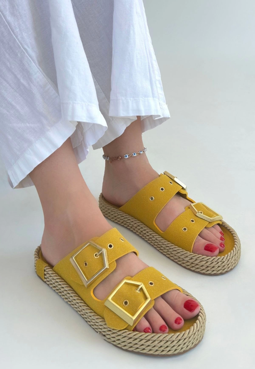 Loera Sarı Nubuk Çift Tokalı Terlik