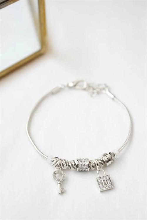 Kilit Anahtar Charmlı  Bileklik - Gümüş