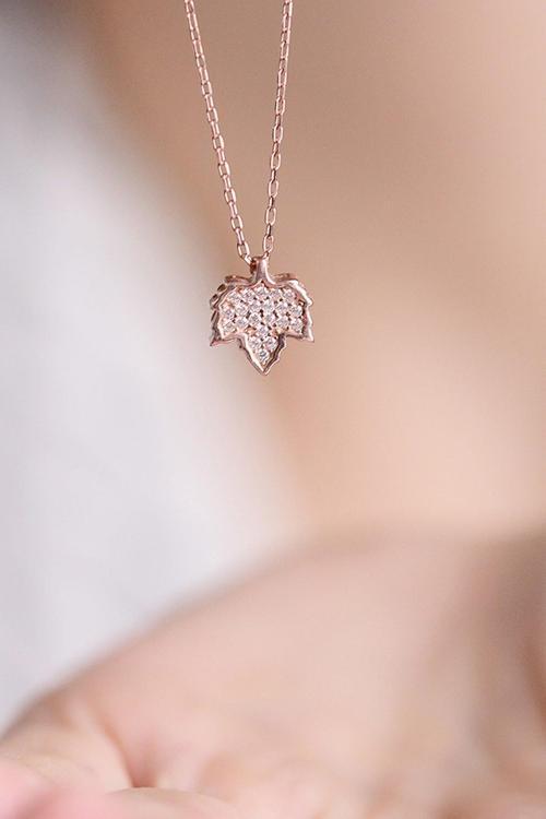 Çınar Yaprağı Minimal 14 K Rose Gold Kaplama Kadın Kolye
