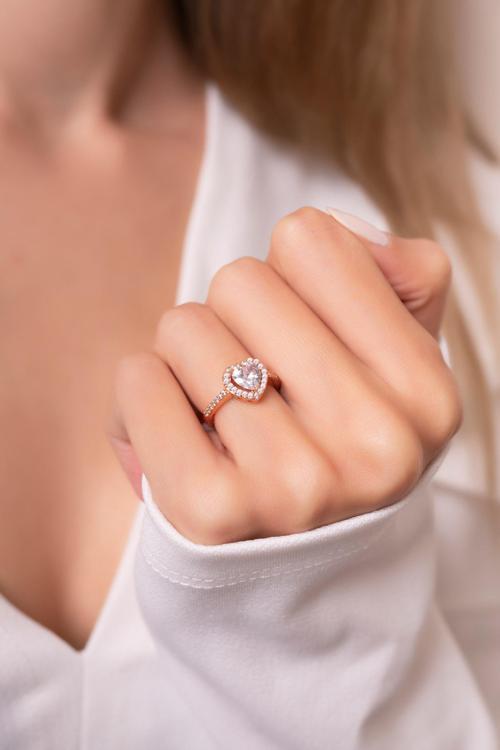Kalp Tektaş Model Beyaz Taşlı 14 K Rose Gold Kaplama Kadın Yüzük