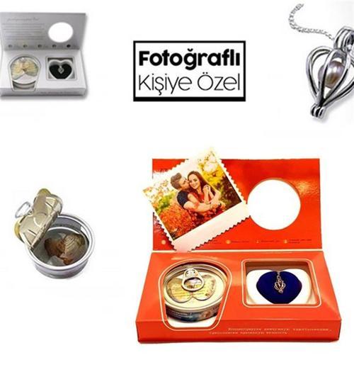 Kişiye Özel Fotoğraflı Hediye Seti | İstiridye Kolye ve Kelebek Tasarımlı Kupa