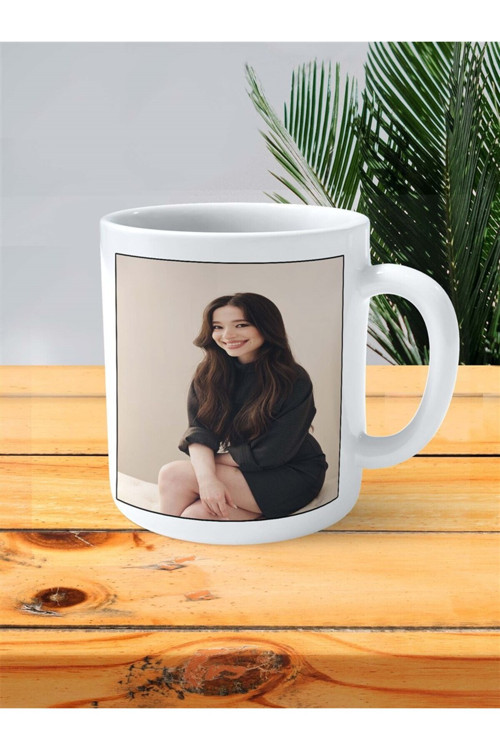 Art hedi̇ye Mikey Madison Baskılı Kupa Bardak Kişiye Özel desen 1