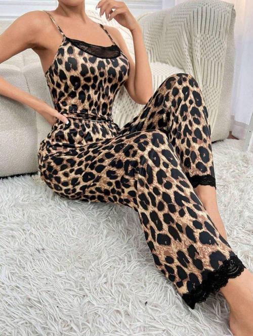 Kadın Ip Askılı Yakası Dantelli Bluz Ve Pijama Sandy Ikili Takım