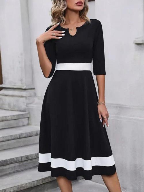 Kadın Truvakarkol Yakası Açık Blok Renkli Krep Midi Elbise