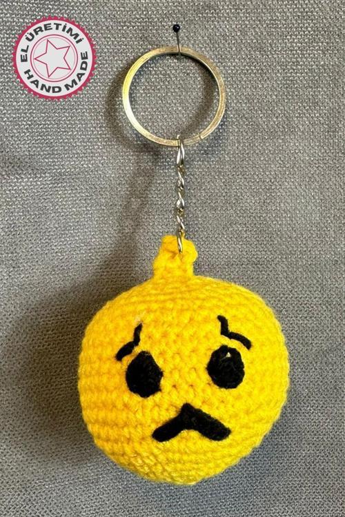 - Tuğba 9352 3417 El Yapımı Örgü Üzgün Surat Emoji Model Anahtarlık