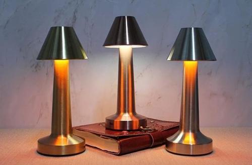 Masa Üstü Dokunmatik Ledli Lamba Alk3706