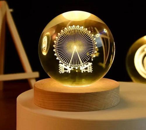 Dönme Dolap Tasarımlı Işıklı Cam Küre