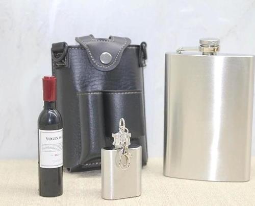 Deri Kılıflı Matara Seti Alk3927