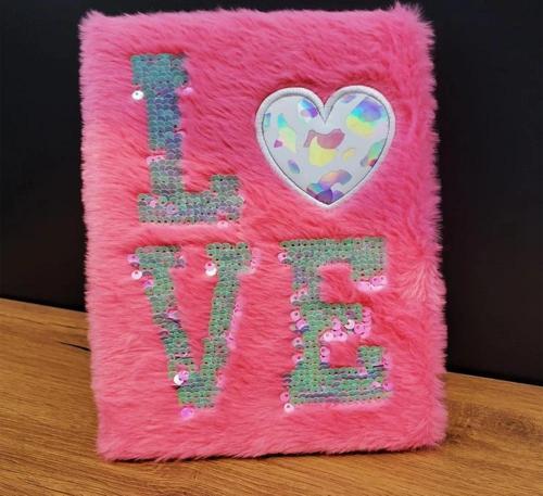 Love Tasarımlı Peluş Defter