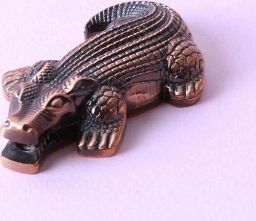 Timsah figurlu şeklınde Çakmak Sevgililer Günü Yılbaşı Hediyesi