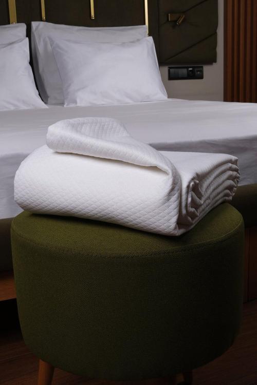 Kiev Serisi Çift Kişilik Otel Pikesi 200X230Cm