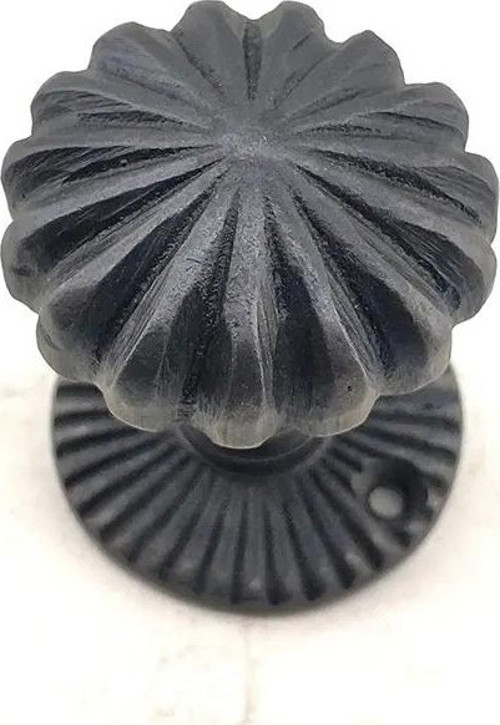 Antika Tarz Dekoratif Pirinç Açarlı Kapı Babası - 50mm, Oksit