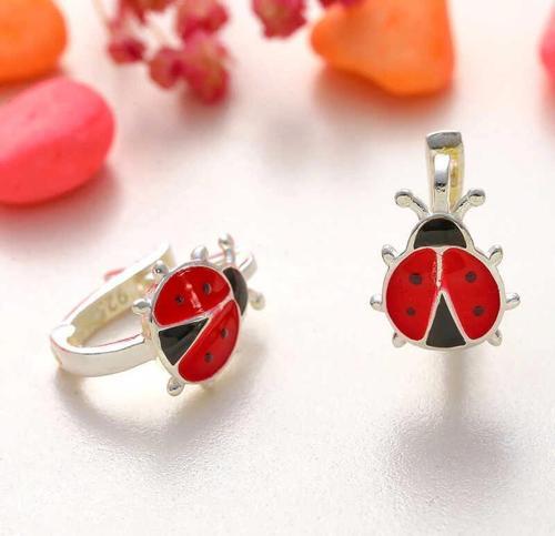 Gümüş Uğur Böceği Çocuk Küpesi