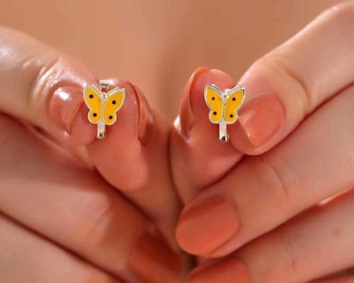 Gümüş Sarı Kelebek Çocuk Küpesi