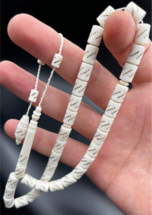 Kişiye Özel Kutulu Deve Kemiği Tesbih Beyaz Silindir Model