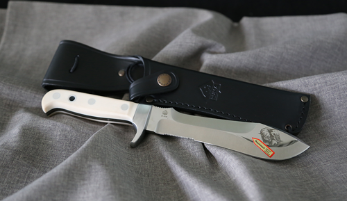 White Hunter Ahşap Kutulu Bıçak
