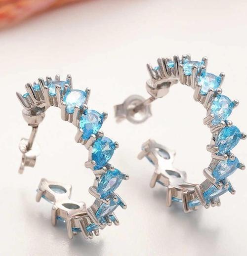 Gümüş Akuamarin Taşlı Damla Çivili Kadın Küpe