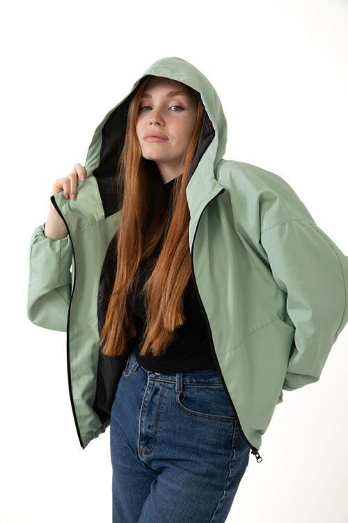 Spor Kadın Kapüşonlu Su ve Rüzgar Geçirmez Cepli İçi Astarlı Oversize Mevsimlik Yağmurluk