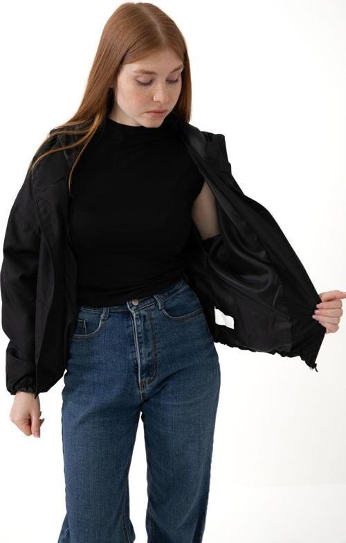 Spor Kadın Kapüşonlu Su ve Rüzgar Geçirmez Cepli İçi Astarlı Oversize Mevsimlik Yağmurluk