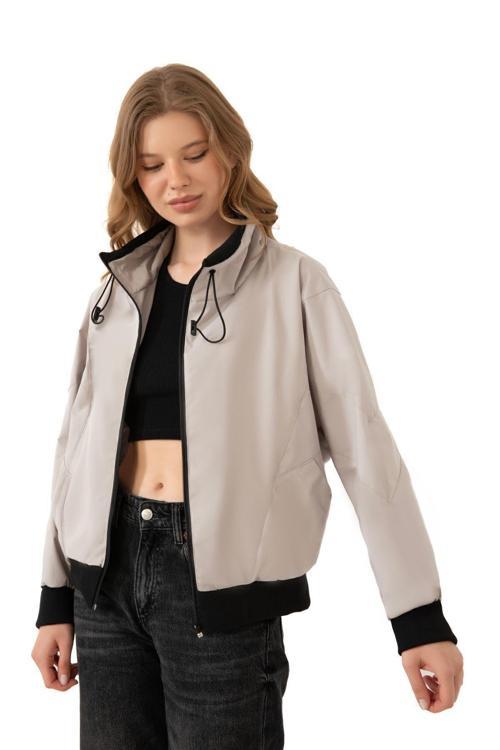 Spor Kadın Dik Yaka Su ve Rüzgar Geçirmez Oversize Crop Mevsimlik Yağmurluk Rüzgarlık