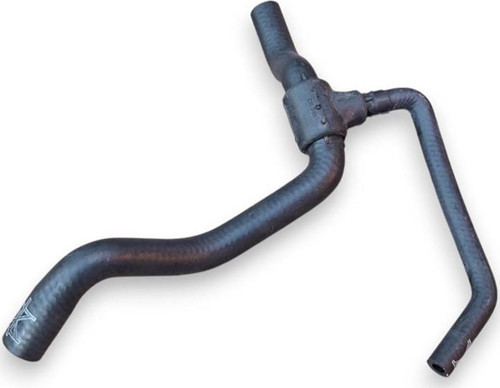 VW Passat B5.5 2001-2005 2.0 AZM Motor Üst Dağıtıcı Hortum 06B121058AN