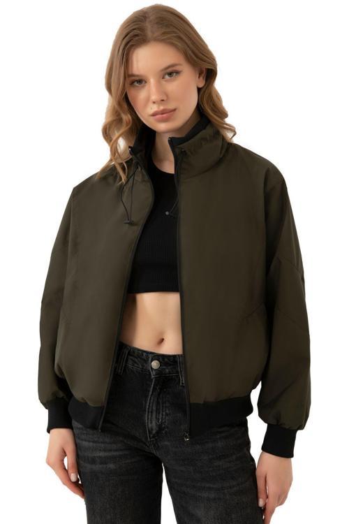 Spor Kadın Dik Yaka Su ve Rüzgar Geçirmez Oversize Crop Mevsimlik Yağmurluk Rüzgarlık