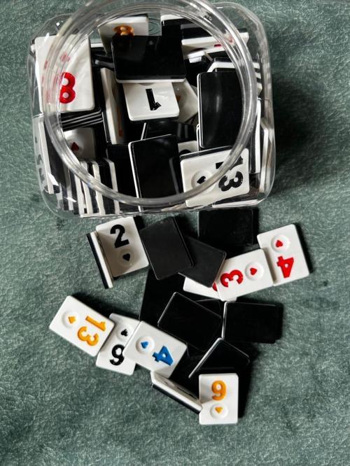 Oyun Aletleri Çift Katlı Okey Taşı Siyah - Beyaz ( Melamin Taş )