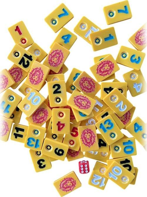 Oyun Aletleri Özel Üretim Sarı Renk Aslanlı Model Melamin Okey Taşı