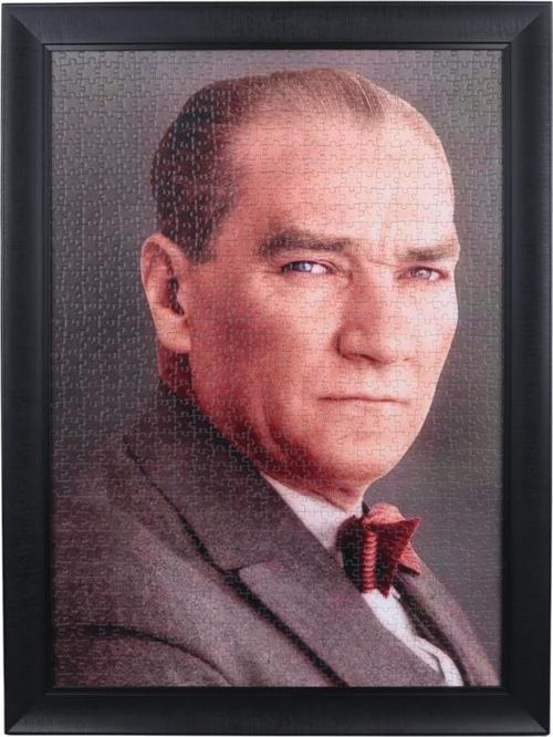 Oyun Aletleri Mustafa Kemal Atatürk Lüks Çerçeveli Asılabilir 1000 Parça Hazır Puzzle 68*48 Cm -Siyah Renk Çerçeve