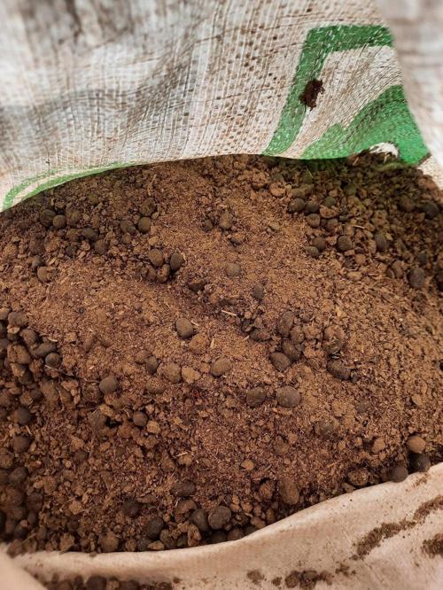 Organik Yanmiş Elenmiş Keçi Koyun Gübresi. 55 Lt