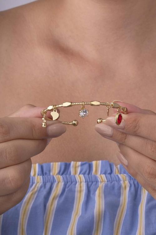 Kırmızı Taşlı Kalp Figürlü Altın Kaplama Çelik Kadın Charm Bileklik