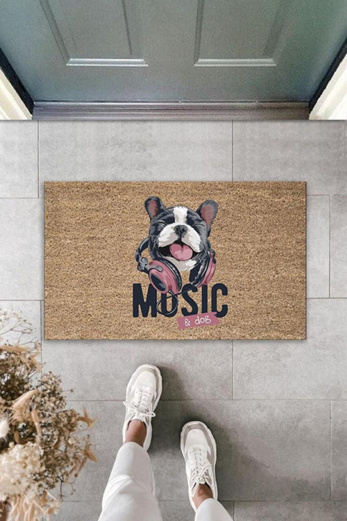 Dijital Baskı Kahverengi Music Yazılı Kulaklıklı Köpek Dekoratif Kapı Paspası K-2042