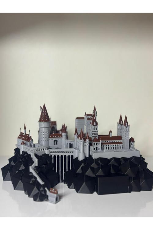 Hogwarts Şatosu Maketi – 3D Baskı Detaylı Koleksiyon Dekoru