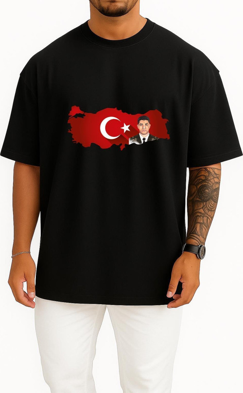 Oversize Ömer Halis Demir Ve Türkiye Göğüs Tasarımlı Unisex T-Shirt
