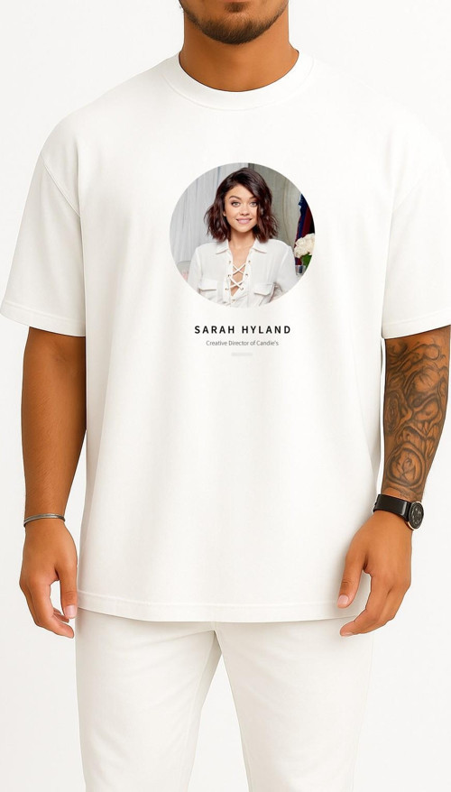 Oversize Sarah Hyland Modern Family Haley Dunphy Candie's Göğüs Tasarımlı Unisex T-Shirt