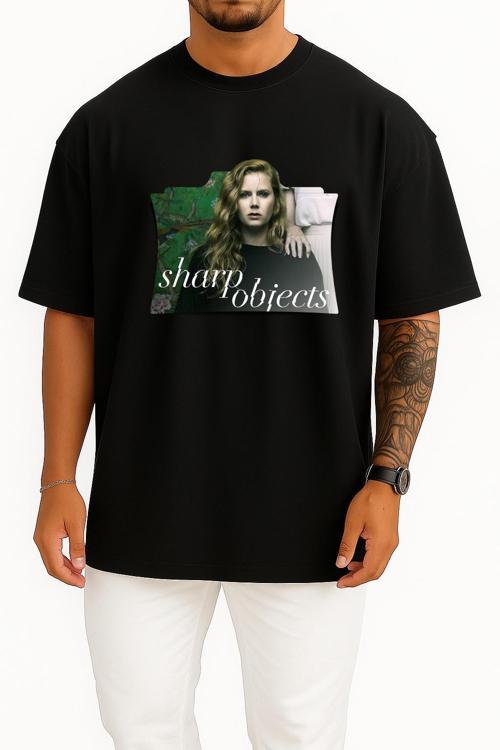 Oversize Sharp Objects Tv Series Folder Icon, Sharp Objects Göğüs Tasarımlı Unisex T-Shirt