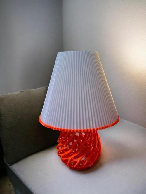 Twıster Model Özel Tasarım Abajur ve Masa Lambası Kırmızı