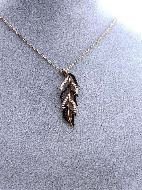 Yaprak Model Gümüş Kadın Kolye