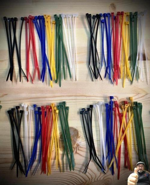 Renkli Plastikkelepçe ,Cırt,Kablo Bağı * Yeşil*Mavi*Sarı*Kırmızı*Siyah* Beyaz 6 Renk Toplamı 30 Adet