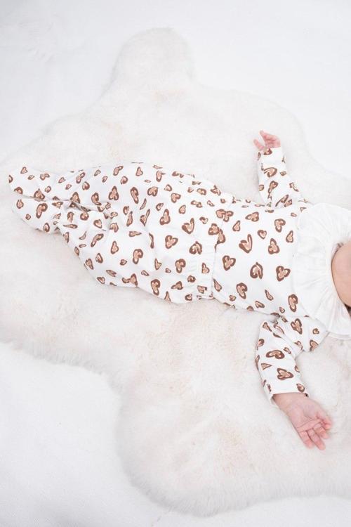 Bebek Zıbın & Pantolon Takımı – Kalpli Desen