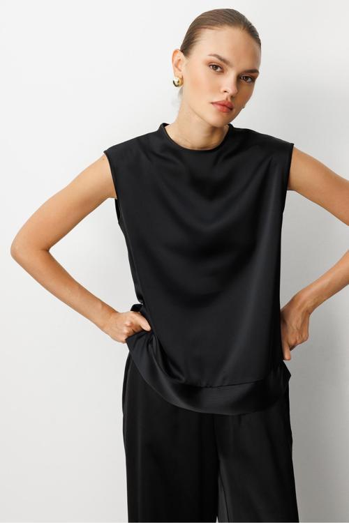 Siyah Kolsuz Basic Saten Bluz