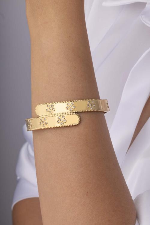 Papatya İşlemeli Altın Kaplama Çift Sıra Çelik Kadın Kelepçe Bileklik