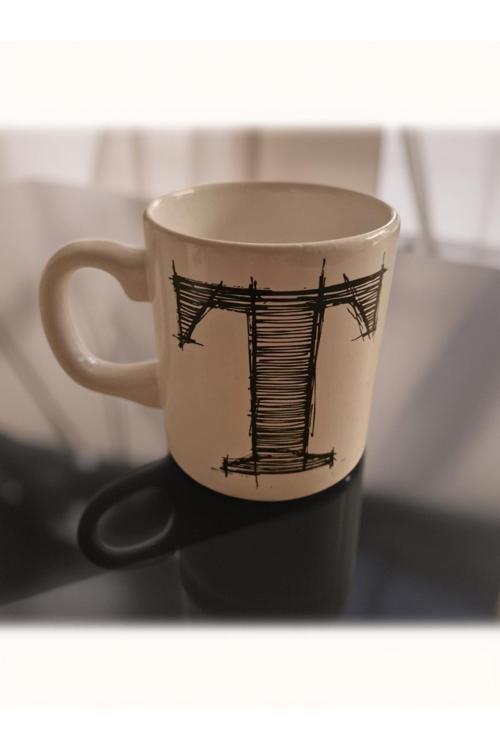 Kizilelmada T Harfi Hediyelik Kupa Beyaz Seramik