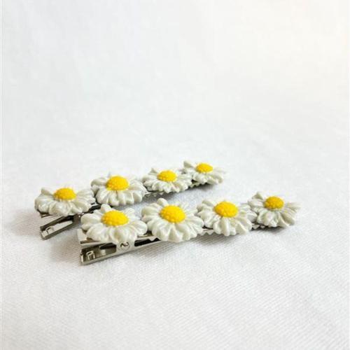 - Hülya 6683 El Yapımı Çiçek Desenli Polimer Kil 2’li Set Yan Saç Tokası / 7.5 cm